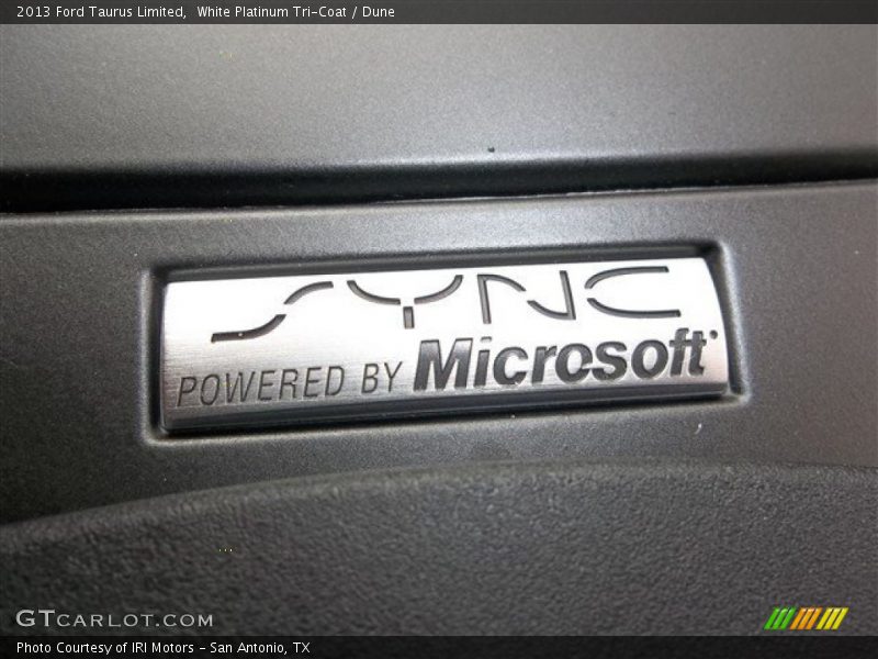 White Platinum Tri-Coat / Dune 2013 Ford Taurus Limited