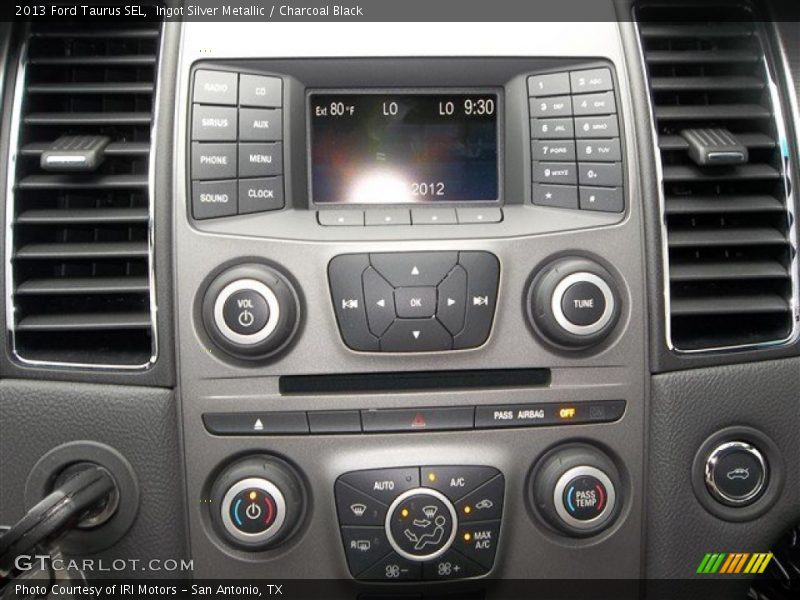 Ingot Silver Metallic / Charcoal Black 2013 Ford Taurus SEL