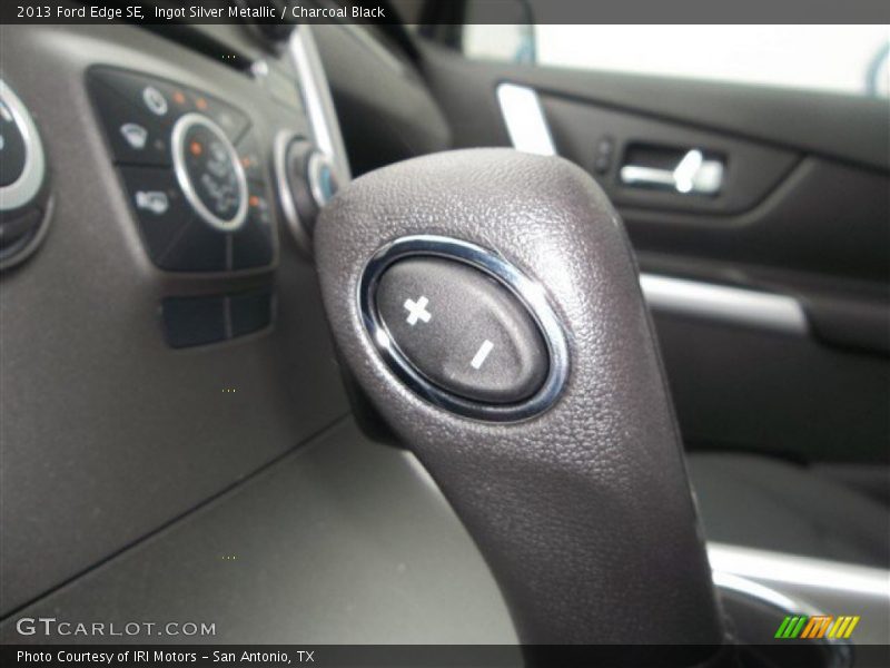 Ingot Silver Metallic / Charcoal Black 2013 Ford Edge SE
