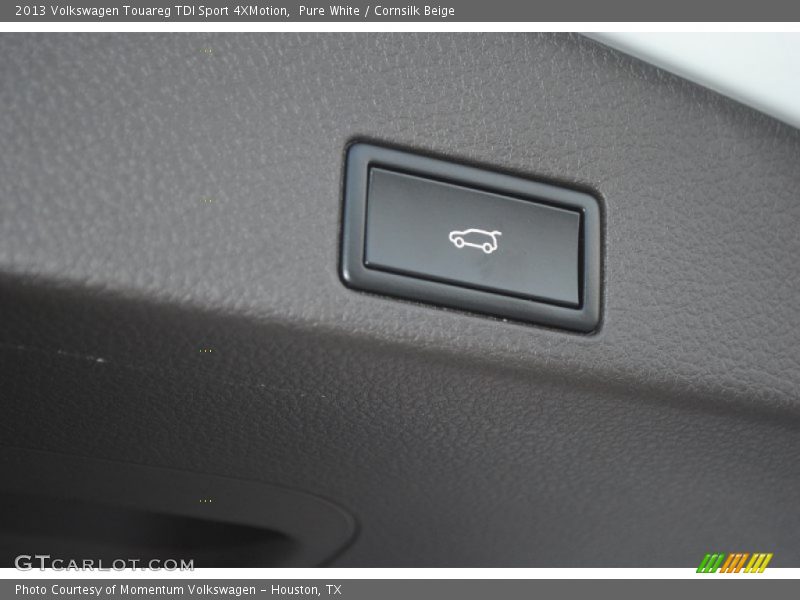 Pure White / Cornsilk Beige 2013 Volkswagen Touareg TDI Sport 4XMotion