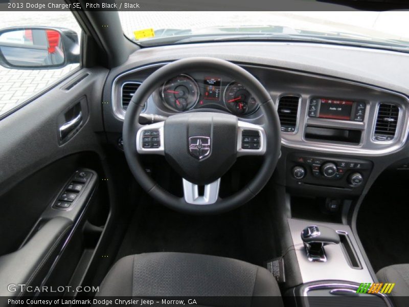 Pitch Black / Black 2013 Dodge Charger SE