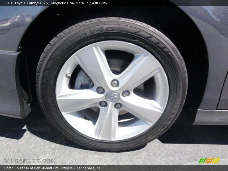 Magnetic Gray Metallic / Ash Gray 2010 Toyota Camry SE V6