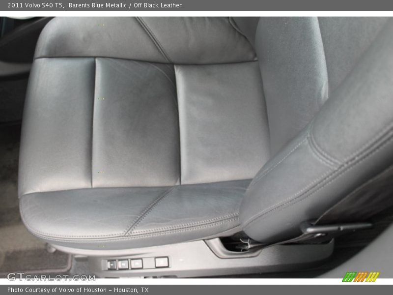 Barents Blue Metallic / Off Black Leather 2011 Volvo S40 T5