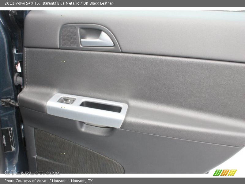 Barents Blue Metallic / Off Black Leather 2011 Volvo S40 T5