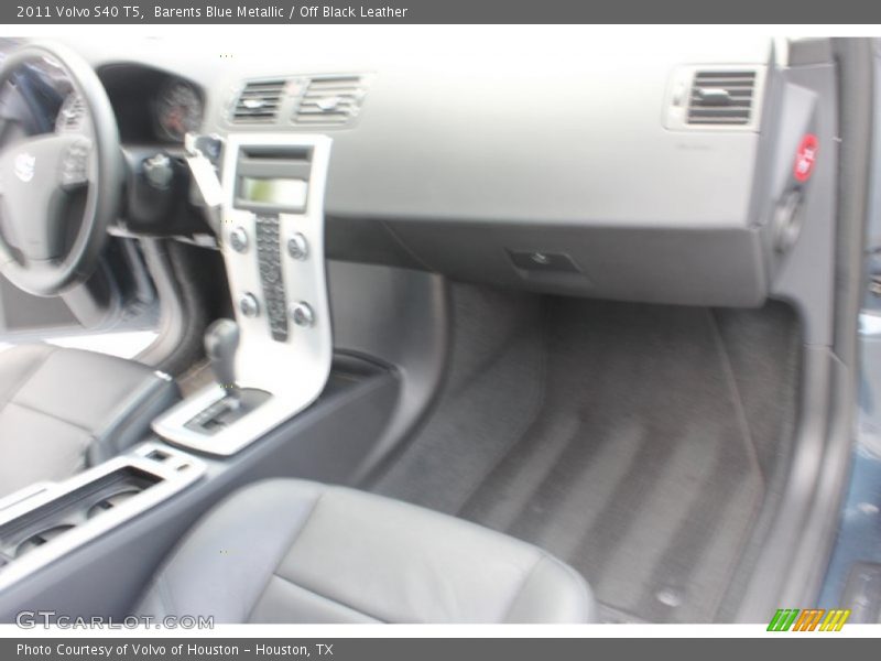 Barents Blue Metallic / Off Black Leather 2011 Volvo S40 T5