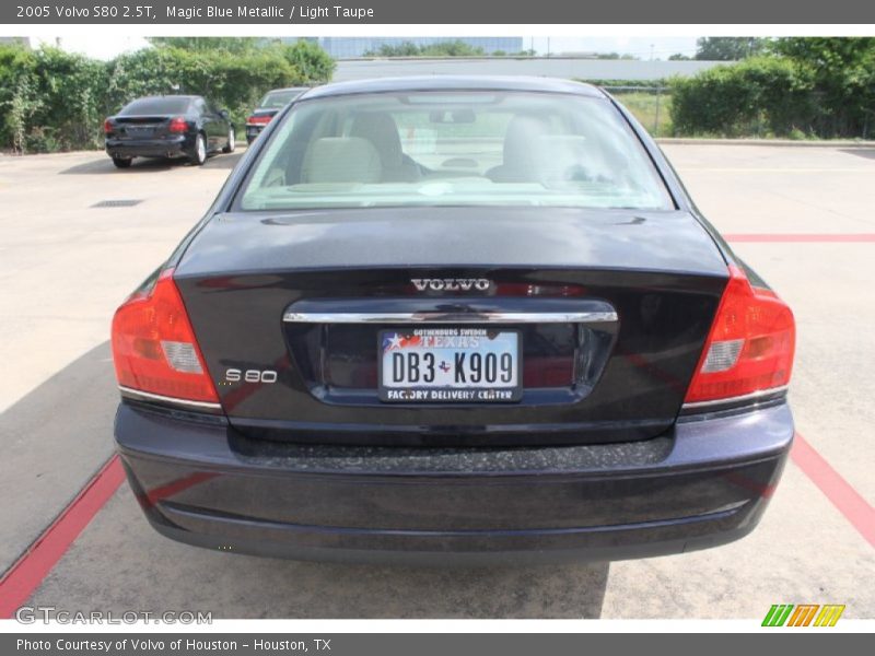 Magic Blue Metallic / Light Taupe 2005 Volvo S80 2.5T