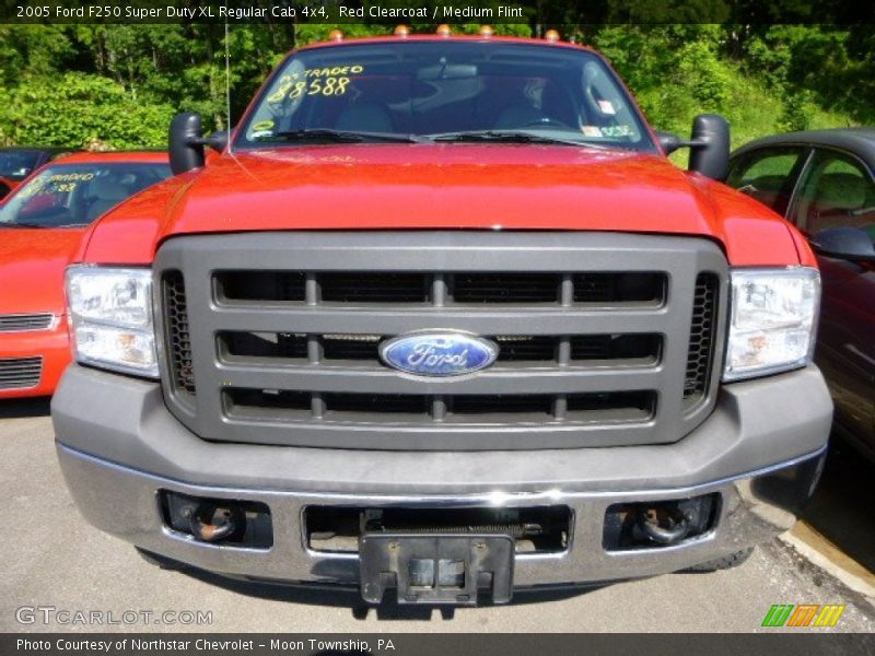 Red Clearcoat / Medium Flint 2005 Ford F250 Super Duty XL Regular Cab 4x4