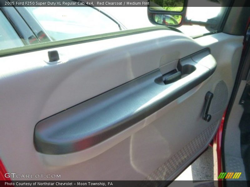 Red Clearcoat / Medium Flint 2005 Ford F250 Super Duty XL Regular Cab 4x4