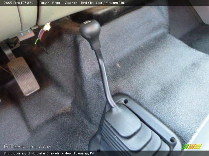 Red Clearcoat / Medium Flint 2005 Ford F250 Super Duty XL Regular Cab 4x4