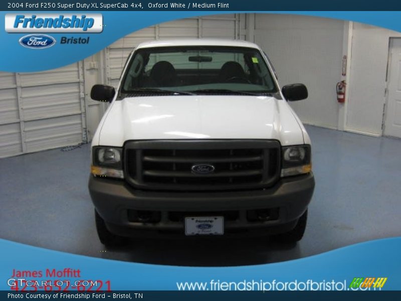 Oxford White / Medium Flint 2004 Ford F250 Super Duty XL SuperCab 4x4