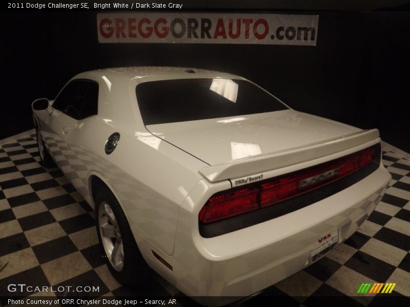 Bright White / Dark Slate Gray 2011 Dodge Challenger SE