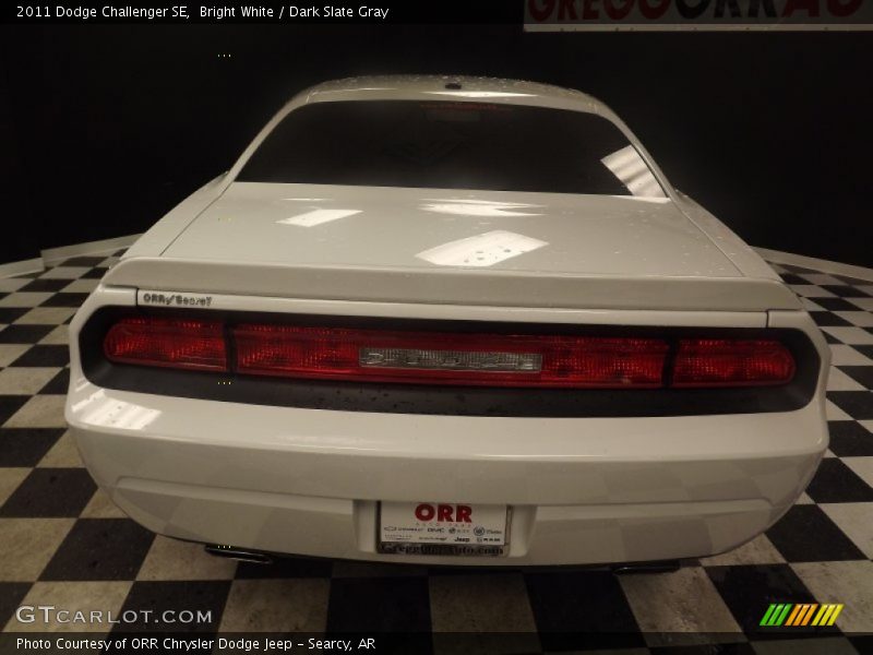 Bright White / Dark Slate Gray 2011 Dodge Challenger SE