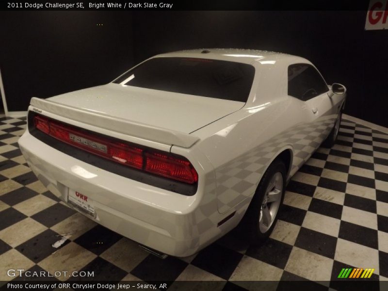Bright White / Dark Slate Gray 2011 Dodge Challenger SE