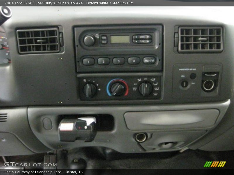 Controls of 2004 F250 Super Duty XL SuperCab 4x4
