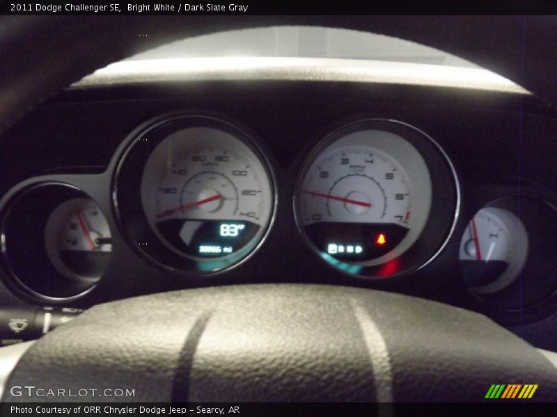 Bright White / Dark Slate Gray 2011 Dodge Challenger SE