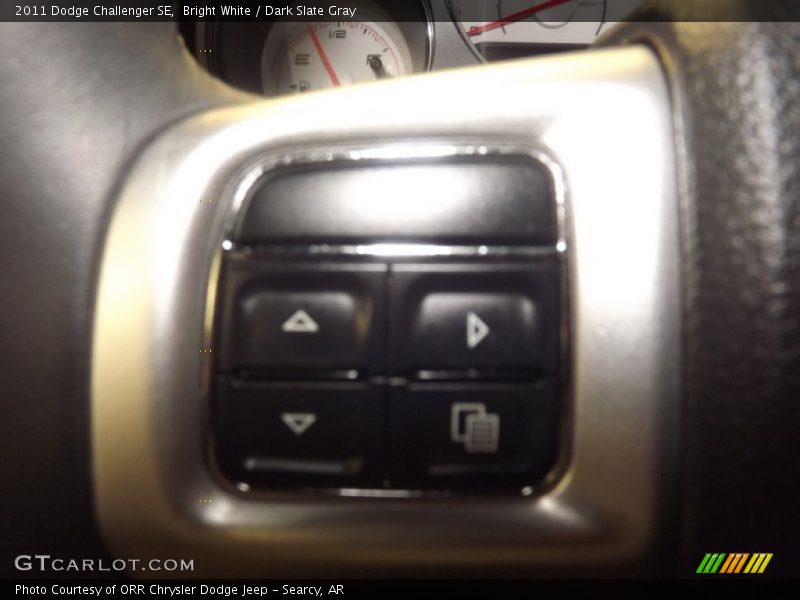 Bright White / Dark Slate Gray 2011 Dodge Challenger SE