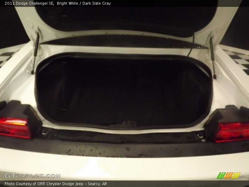 Bright White / Dark Slate Gray 2011 Dodge Challenger SE