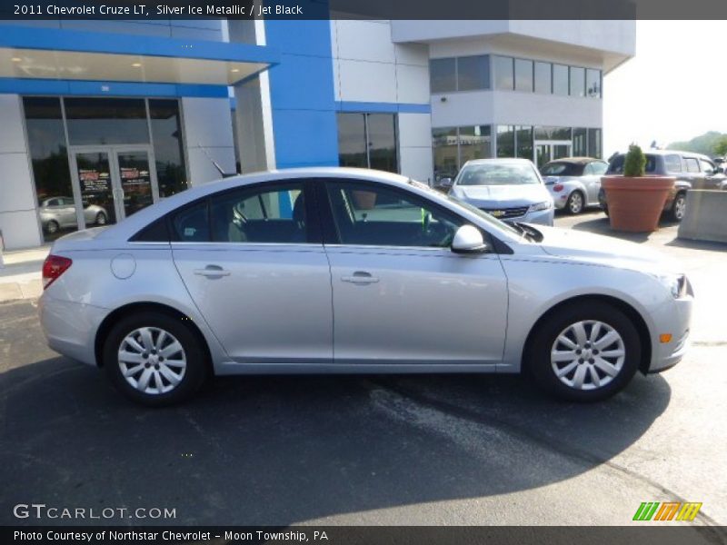 Silver Ice Metallic / Jet Black 2011 Chevrolet Cruze LT