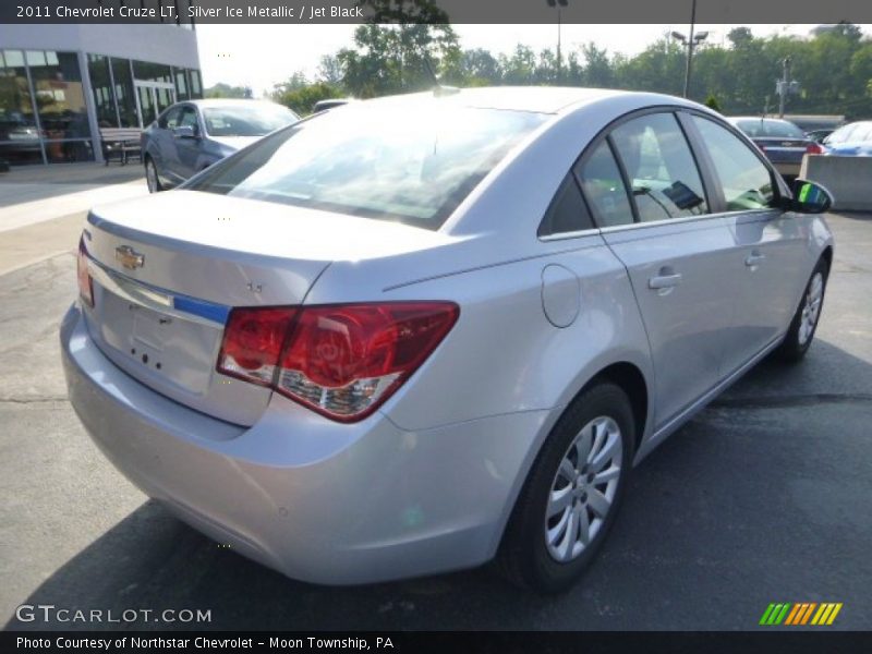 Silver Ice Metallic / Jet Black 2011 Chevrolet Cruze LT