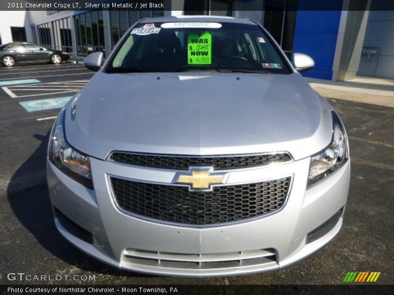 Silver Ice Metallic / Jet Black 2011 Chevrolet Cruze LT