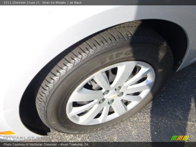 Silver Ice Metallic / Jet Black 2011 Chevrolet Cruze LT