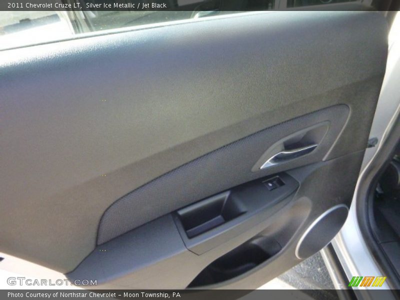 Silver Ice Metallic / Jet Black 2011 Chevrolet Cruze LT