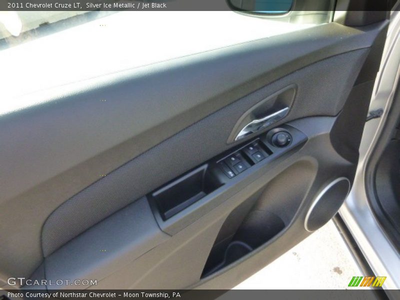 Silver Ice Metallic / Jet Black 2011 Chevrolet Cruze LT