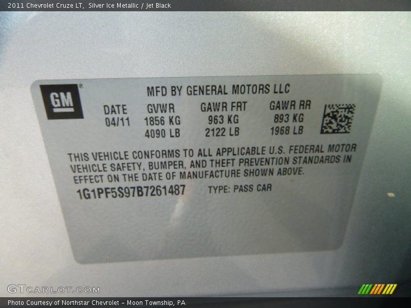 Silver Ice Metallic / Jet Black 2011 Chevrolet Cruze LT