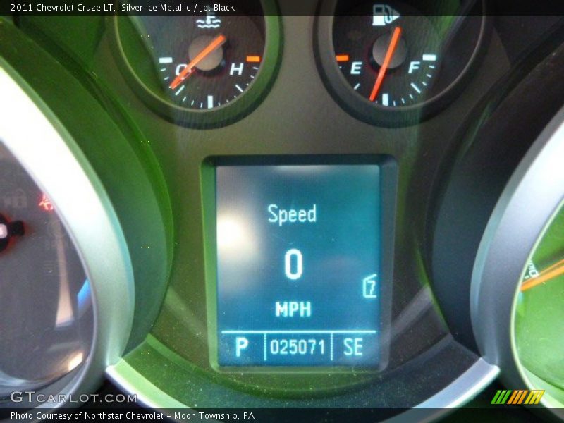 Silver Ice Metallic / Jet Black 2011 Chevrolet Cruze LT