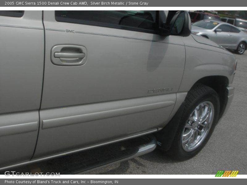 Silver Birch Metallic / Stone Gray 2005 GMC Sierra 1500 Denali Crew Cab AWD