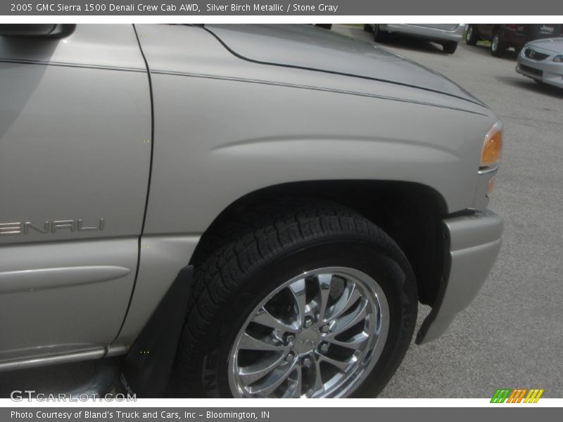 Silver Birch Metallic / Stone Gray 2005 GMC Sierra 1500 Denali Crew Cab AWD