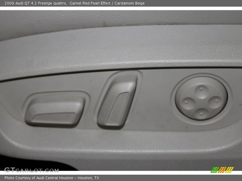 Garnet Red Pearl Effect / Cardamom Beige 2009 Audi Q7 4.2 Prestige quattro