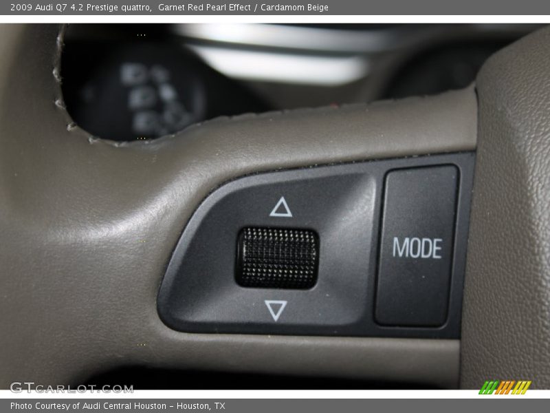 Garnet Red Pearl Effect / Cardamom Beige 2009 Audi Q7 4.2 Prestige quattro