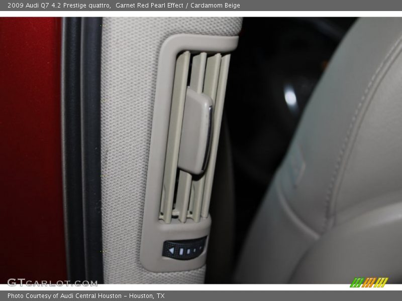 Garnet Red Pearl Effect / Cardamom Beige 2009 Audi Q7 4.2 Prestige quattro