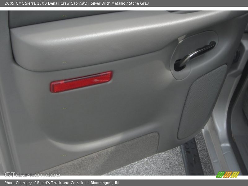 Silver Birch Metallic / Stone Gray 2005 GMC Sierra 1500 Denali Crew Cab AWD