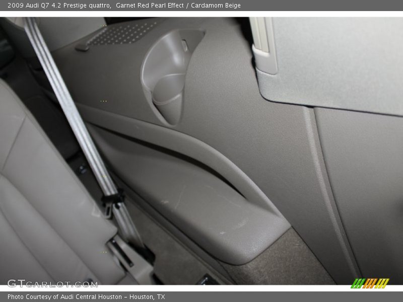 Garnet Red Pearl Effect / Cardamom Beige 2009 Audi Q7 4.2 Prestige quattro