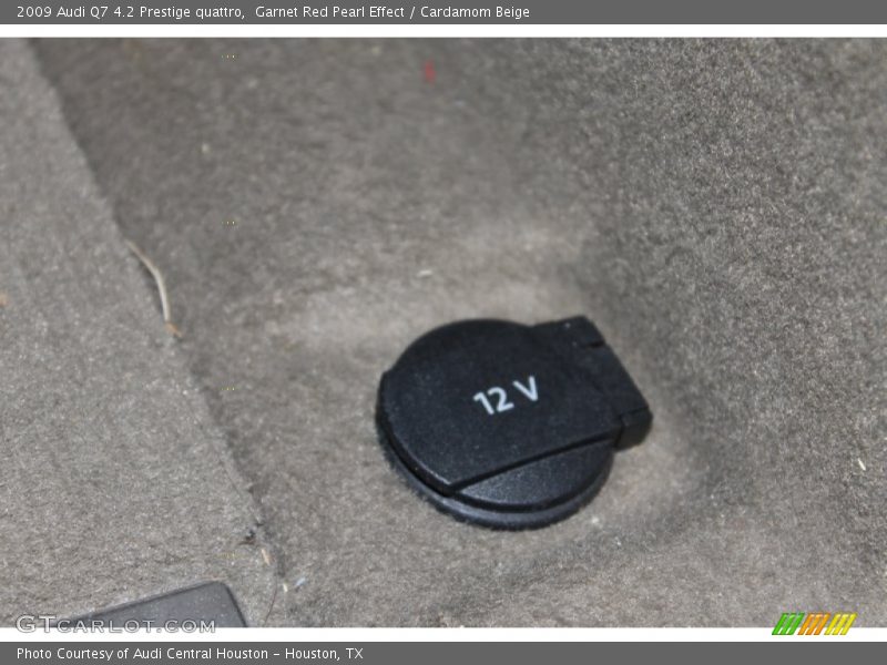 Garnet Red Pearl Effect / Cardamom Beige 2009 Audi Q7 4.2 Prestige quattro