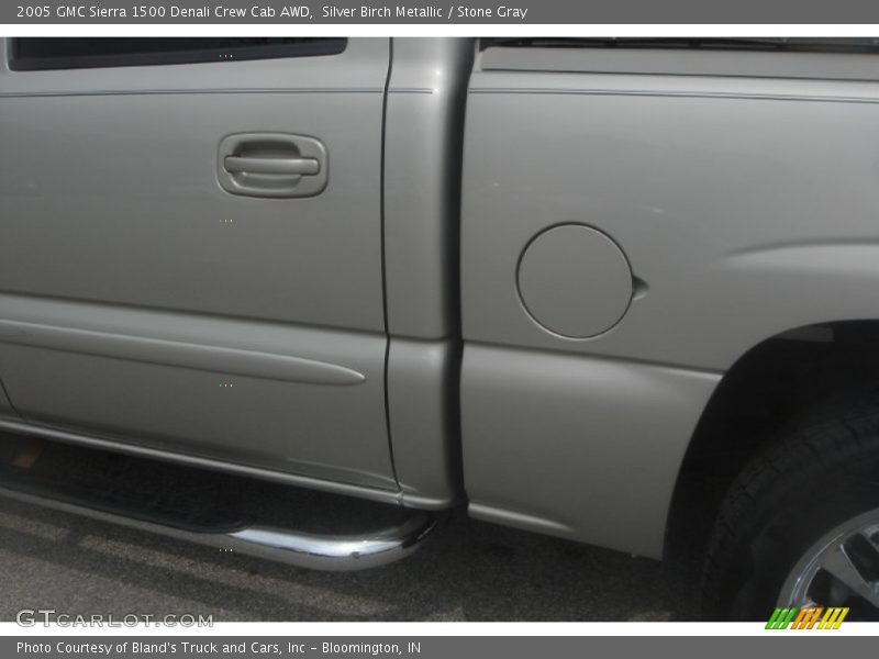 Silver Birch Metallic / Stone Gray 2005 GMC Sierra 1500 Denali Crew Cab AWD