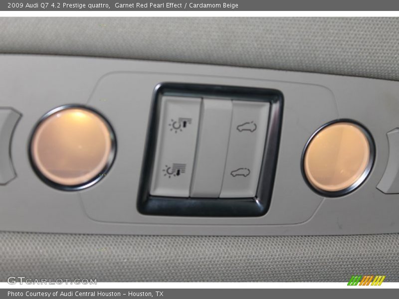 Garnet Red Pearl Effect / Cardamom Beige 2009 Audi Q7 4.2 Prestige quattro