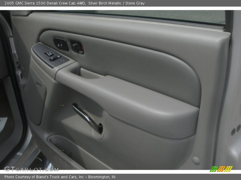 Silver Birch Metallic / Stone Gray 2005 GMC Sierra 1500 Denali Crew Cab AWD