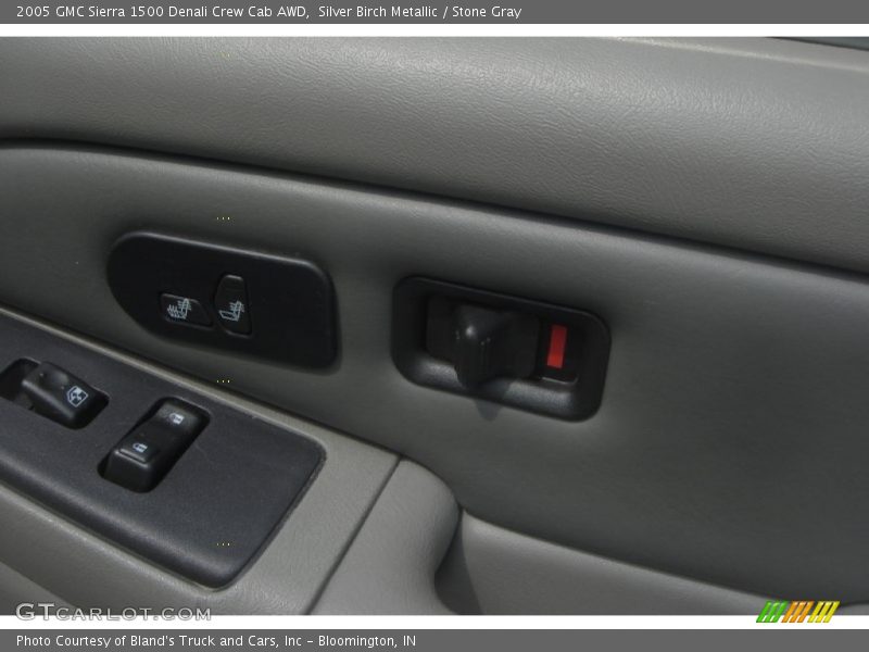 Silver Birch Metallic / Stone Gray 2005 GMC Sierra 1500 Denali Crew Cab AWD