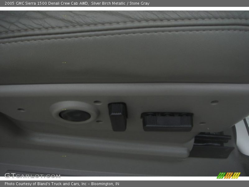 Silver Birch Metallic / Stone Gray 2005 GMC Sierra 1500 Denali Crew Cab AWD