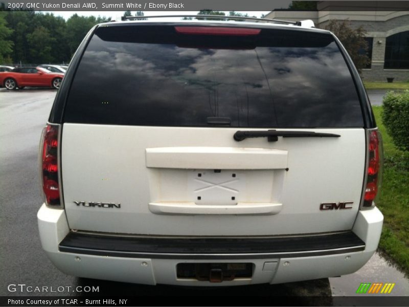 Summit White / Ebony Black 2007 GMC Yukon Denali AWD
