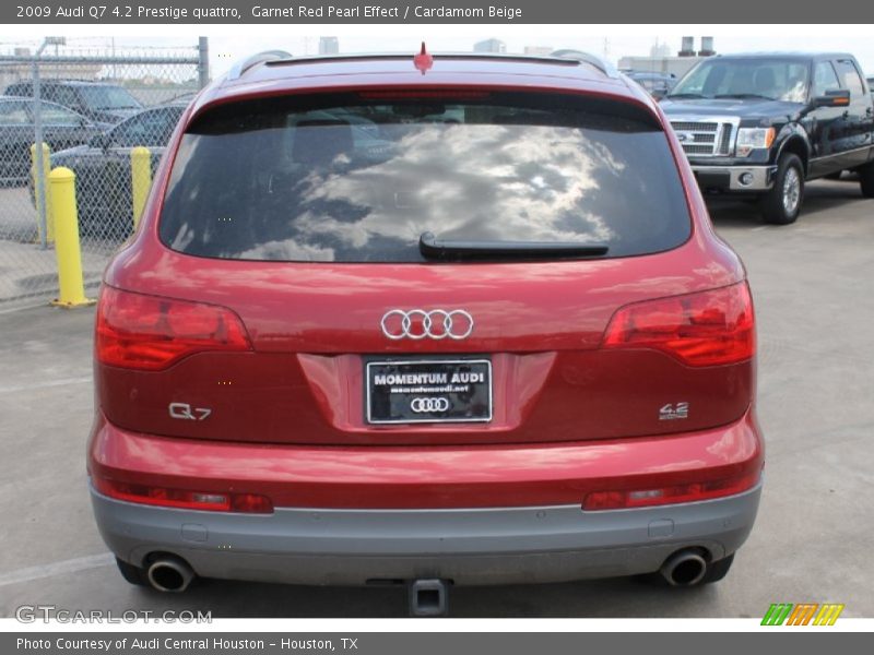 Garnet Red Pearl Effect / Cardamom Beige 2009 Audi Q7 4.2 Prestige quattro