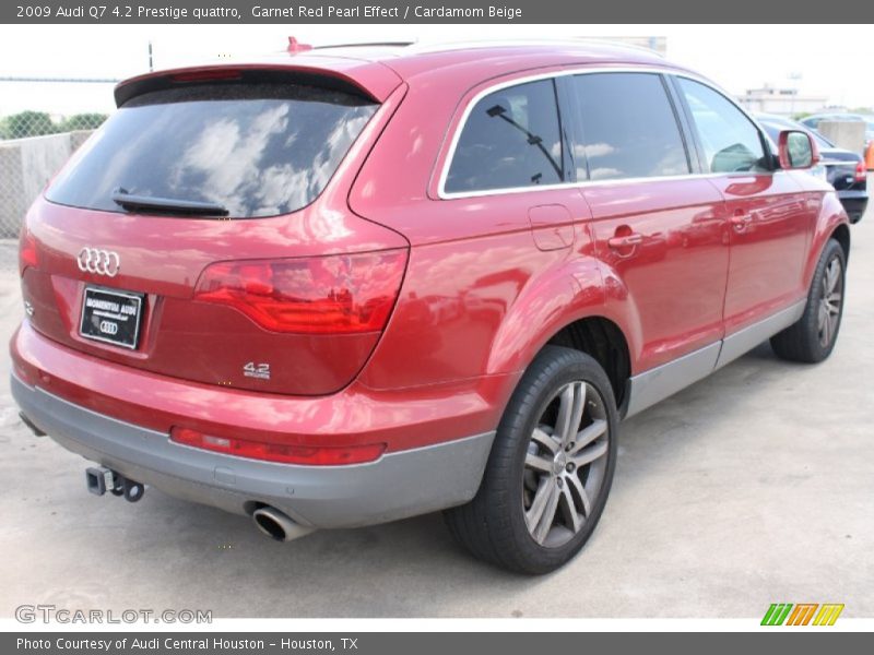 Garnet Red Pearl Effect / Cardamom Beige 2009 Audi Q7 4.2 Prestige quattro