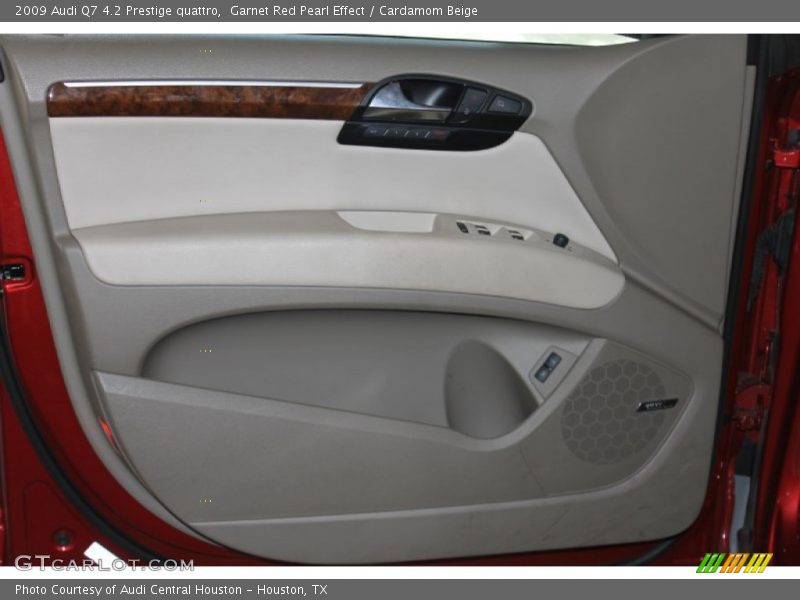Garnet Red Pearl Effect / Cardamom Beige 2009 Audi Q7 4.2 Prestige quattro