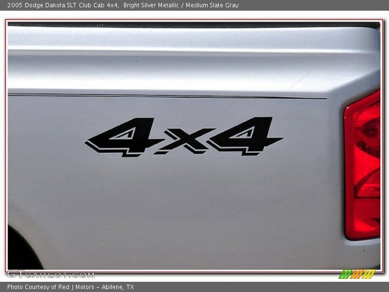 Bright Silver Metallic / Medium Slate Gray 2005 Dodge Dakota SLT Club Cab 4x4