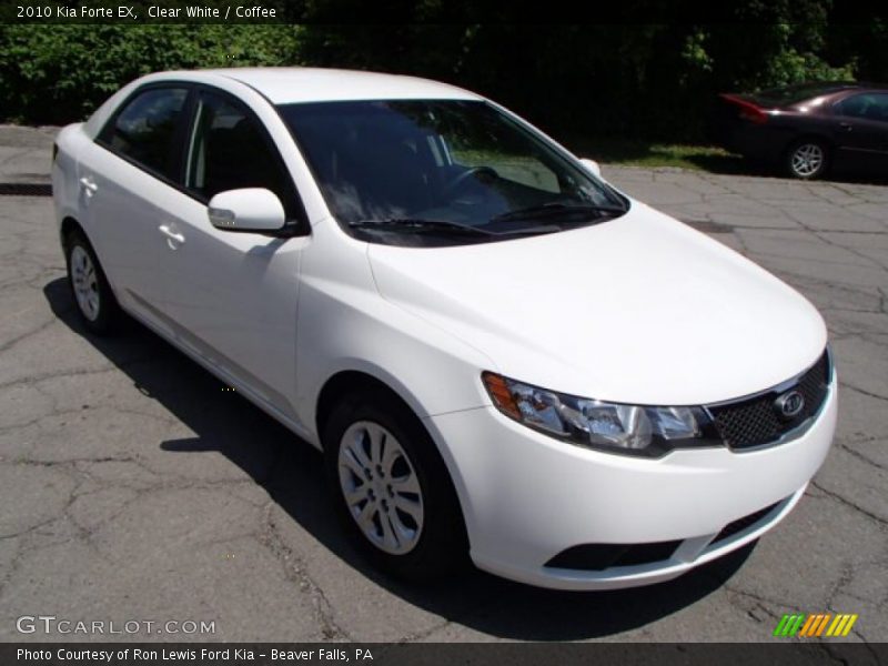 Front 3/4 View of 2010 Forte EX