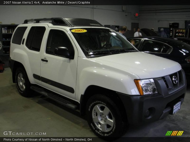 Avalanche White / Desert/Graphite 2007 Nissan Xterra S 4x4