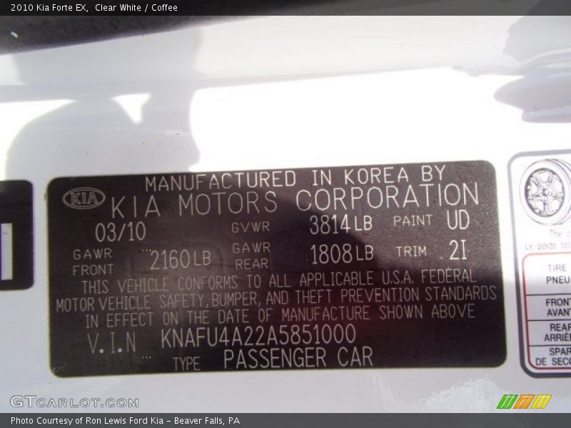 Clear White / Coffee 2010 Kia Forte EX
